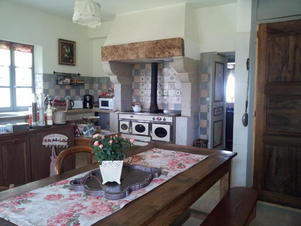 Bed and Breakfast Au Bon Gre D'Hugoline Blanzac  Exterior foto